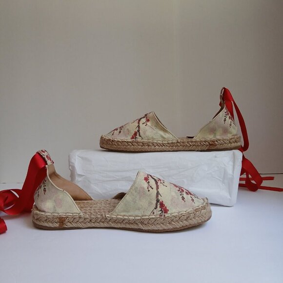 Flat Jute Espadrilles Red Blossom Branches on Beige & Long Red Ribbon NWOT Sz 8 - Picture 3 of 12